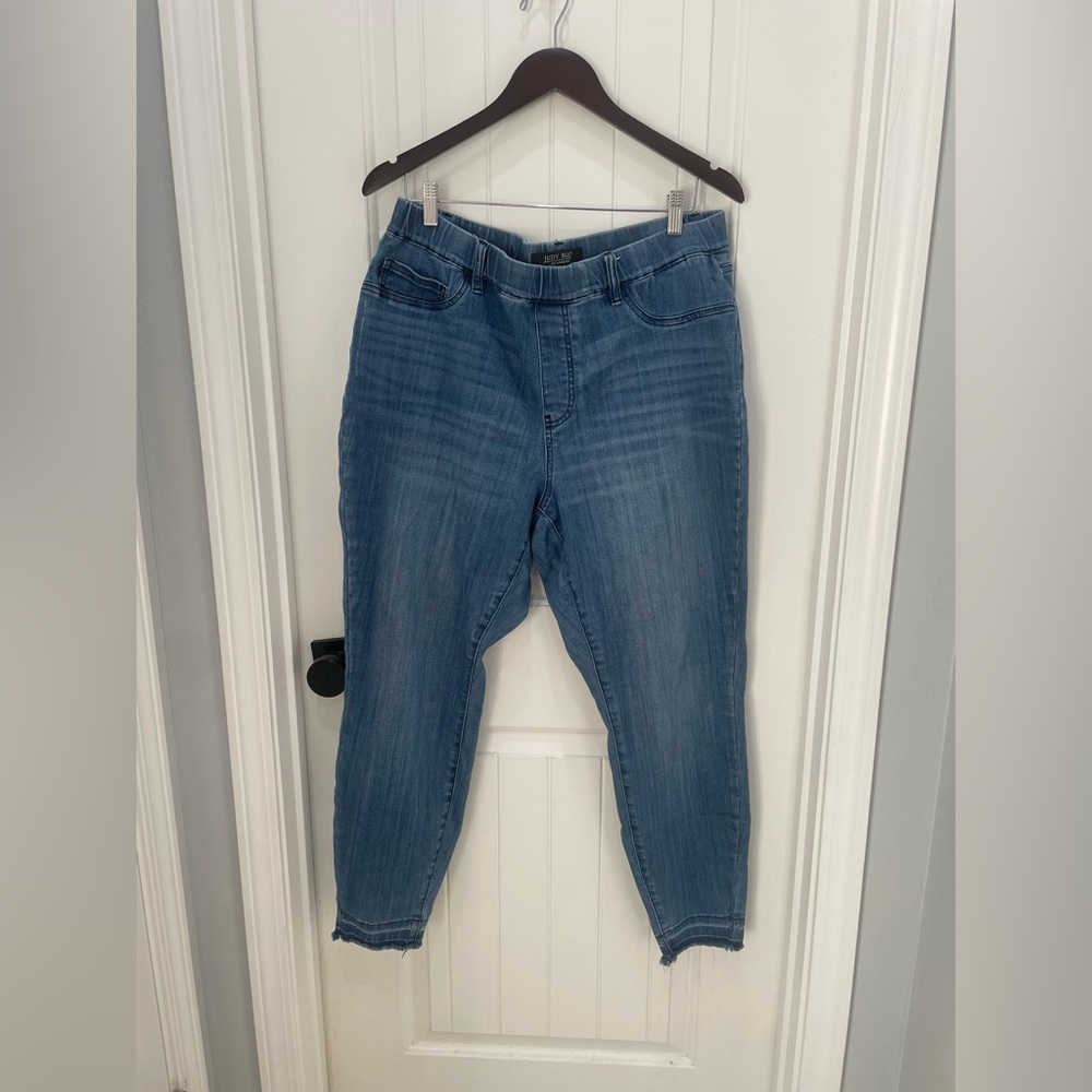Judy Blue Mid Wash Ankle-Length Women’s Jeans